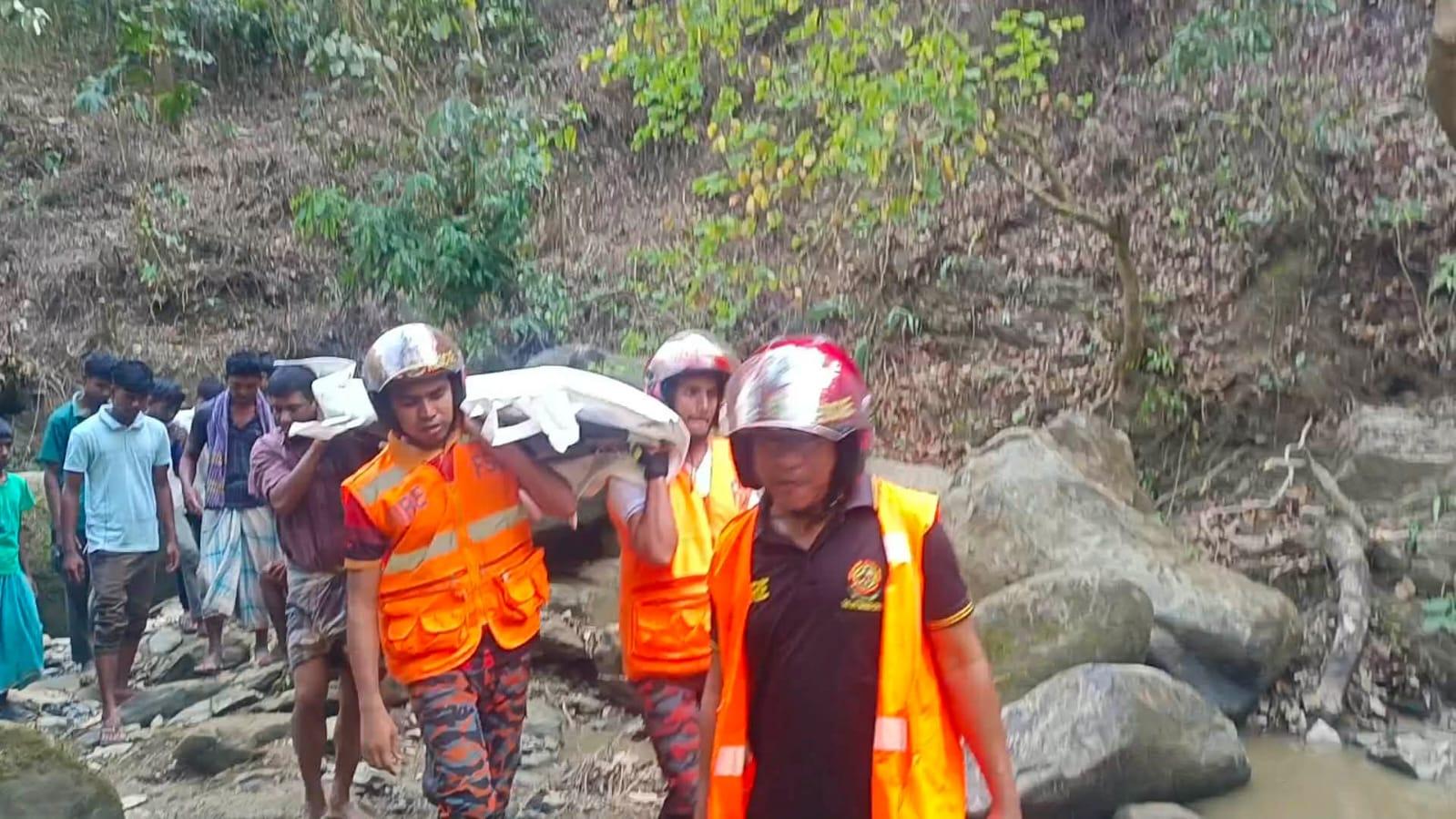 মীরসরাইয়ে নাপিত্তাছড়া ঝর্ণার কূপ থেকে অজ্ঞাত যুবকের লাশ উদ্ধার