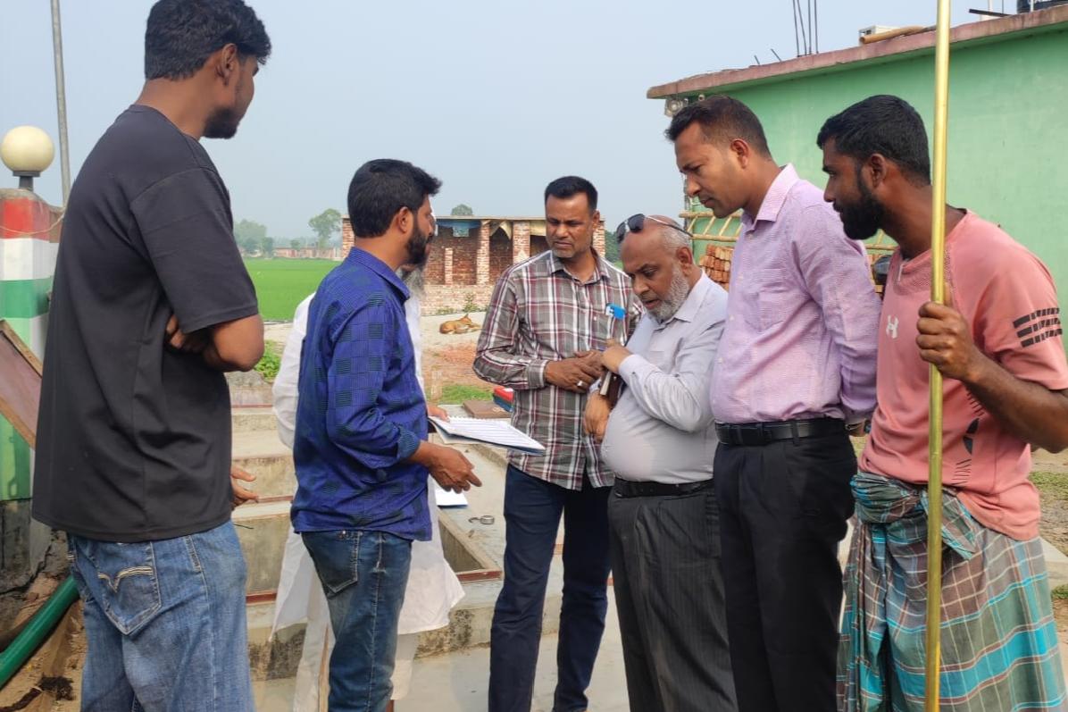 দুপচাঁচিয়ায় ফিলিং স্টেশন পরিদর্শনে ট্যাগ অফিসার মনিরুল হক